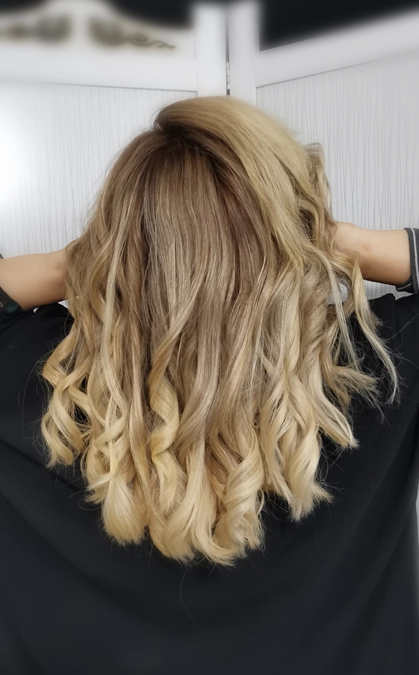 آمبره مو بلوند